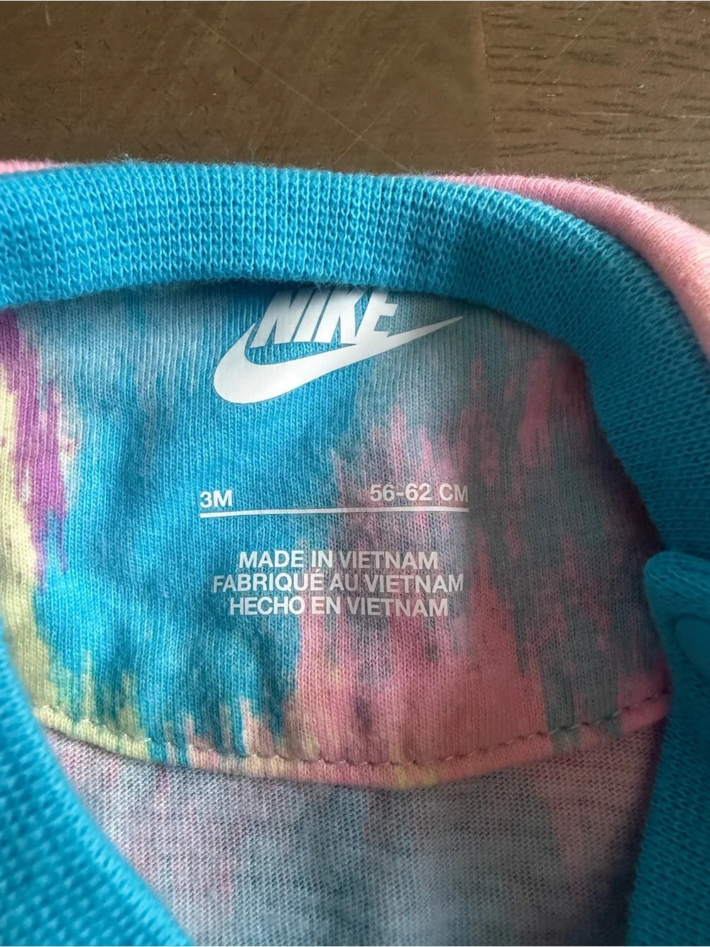 Nike baby tie